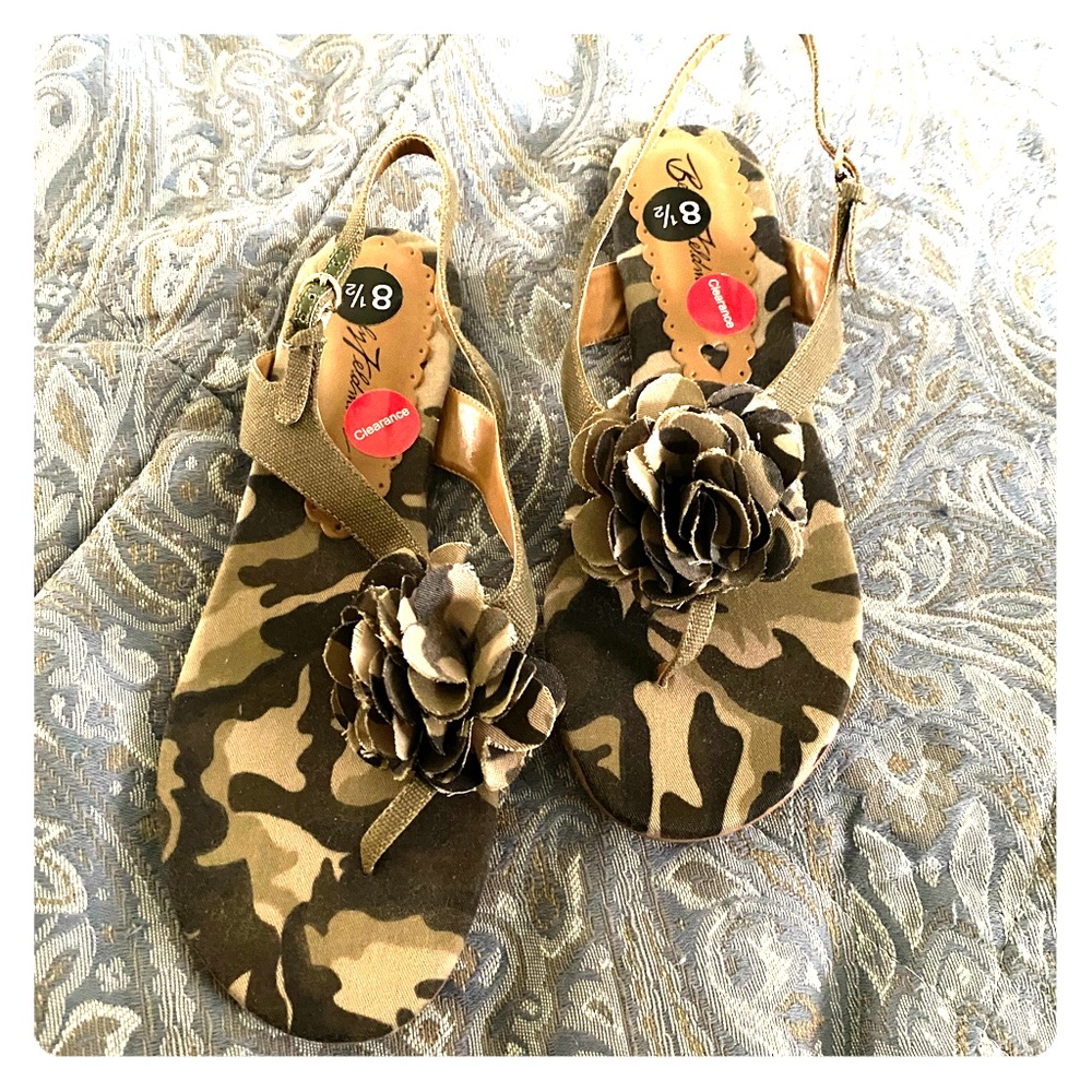 Beverly Feldman Camo print. New, never worn.